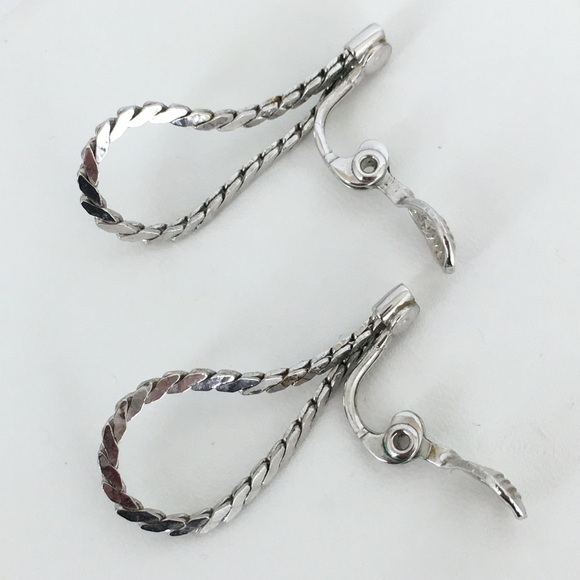 Vintage Signed Monet Shiny Silver Clip On Earrings Chain Loop Drop Earrings - Picture 9 of 11